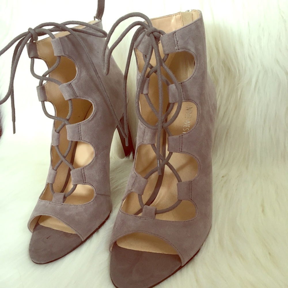 LaceUp Gray 4in Heels- NWOT